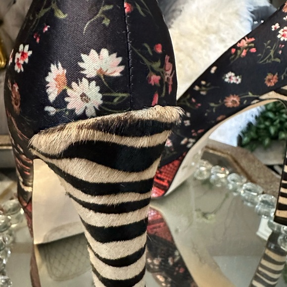 💕💕Jessica Simpson Black Floral Heels💕💕 - Picture 5 of 5